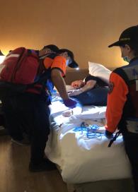 旅客疑似食物中毒床塌上腹痛難受